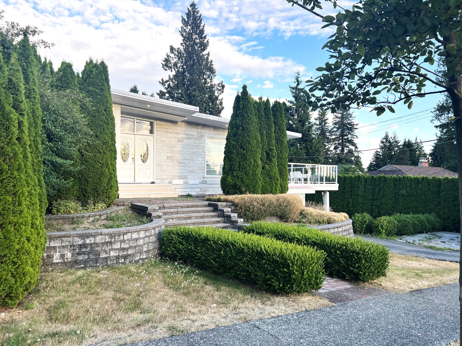 3420 Delbrook Ave
